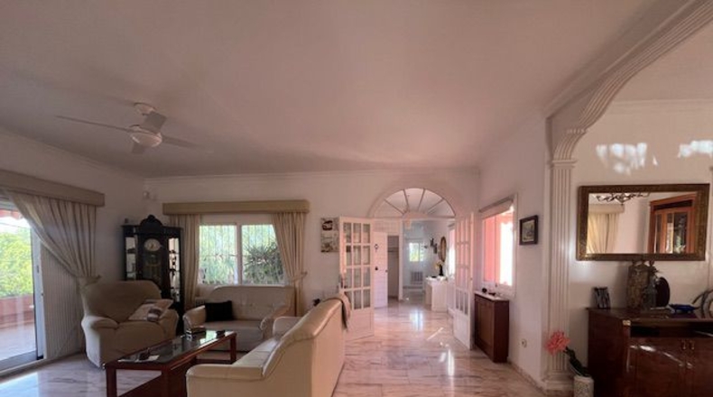 Alicante - Alfaz del Pi - 1150m2