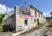 Загородный дом с участком на продажу в городе Lúcar. Фото