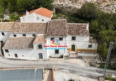Country house with land for sale in Vélez-Blanco ref: TR187056 photo