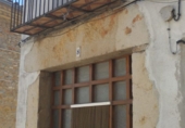 Дом с участком на продажу в городе Tírig. Фото
