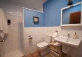 Chalet independiente con terreno en venta en Oviedo ref: TR17425 foto