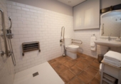 Chalet independiente con terreno en venta en Oviedo ref: TR17425 foto