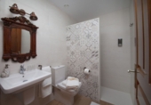Chalet independiente con terreno en venta en Oviedo ref: TR17425 foto