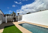 Chalet independiente con terreno en venta en San Miguel de Abona ref: TR254589 foto