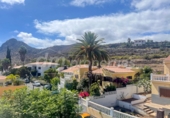 Villa con terreno en venta en Arona ref: TR332784 foto