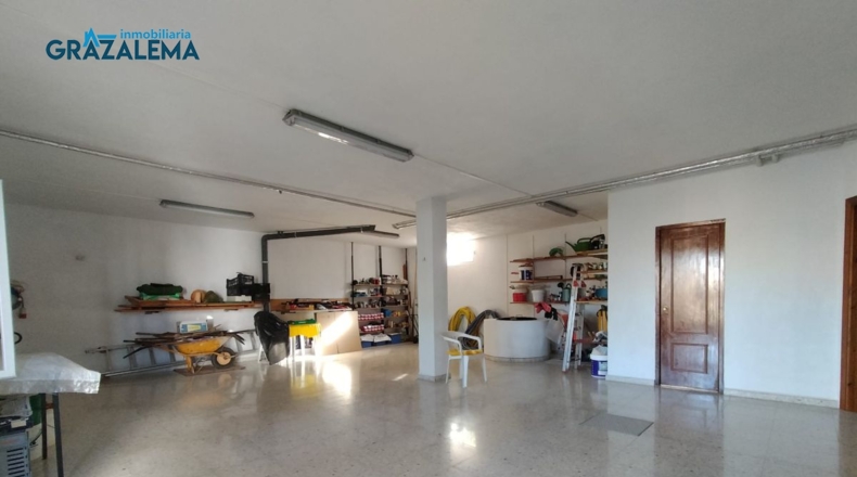 Cádiz - Barrio Nazarí - 11960m2