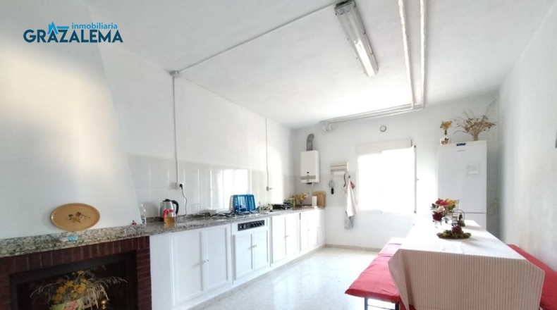 Cádiz - Barrio Nazarí - 11960m2
