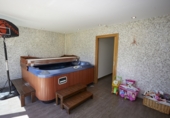 Загородный дом с участком на продажу в городе Villarreal de Álava Фото
