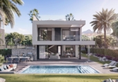 Villa con terreno en venta en Estepona ref: TR49197 foto