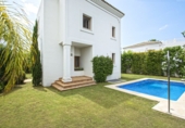 Vil·la amb terreny en venda a la España, Estepona, ref.: TR90901 foto