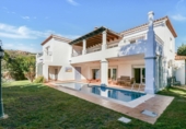 Vil·la amb terreny en venda a la España, Benahavís, ref.: TR24745 foto