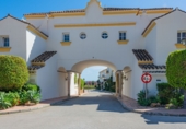 Xalet adossat amb terreny en venda a Estepona ref.: TR75899 foto