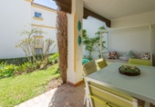 Xalet adossat amb terreny en venda a Estepona ref.: TR75899 foto