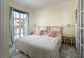 Xalet adossat amb terreny en venda a Estepona ref.: TR75899 foto