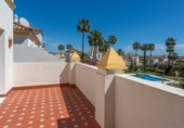 Xalet adossat amb terreny en venda a Estepona ref.: TR75899 foto