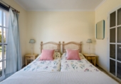 Xalet adossat amb terreny en venda a Estepona ref.: TR75899 foto