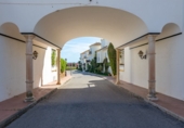 Xalet adossat amb terreny en venda a Estepona ref.: TR75899 foto