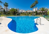 Xalet adossat amb terreny en venda a Estepona ref.: TR75899 foto