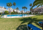 Xalet adossat amb terreny en venda a Estepona ref.: TR75899 foto