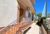 Отдельно стоящий дом с участком на продажу в городе Pinares de Lepe Фото