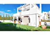 Отдельно стоящий дом с участком на продажу в городе Ayamonte. Фото
