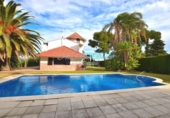 Chalet independiente con terreno en venta en Salou ref: TR190140 foto