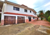 Chalet independiente con terreno en venta en Salou ref: TR190140 foto