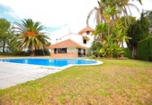 Chalet independiente con terreno en venta en Salou ref: TR190140 foto