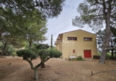 Chalet independiente con terreno en venta en Riudecanyes ref: TR263298 foto