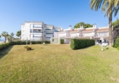 Таунхаус с участком на продажу в городе Cambrils. Фото