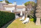 Таунхаус с участком на продажу в городе Cambrils. Фото