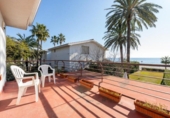 Таунхаус с участком на продажу в городе Cambrils. Фото