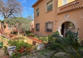 Chalet independiente con terreno en venta en Sant Boi de Llobregat ref: TR253500 foto