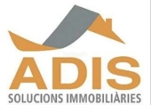 Chalet independiente con terreno en venta en Sant Boi de Llobregat ref: TR213952 foto