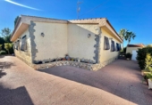 Chalet independiente con terreno en venta en Santa Pola ref: TR200472 foto