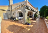 Chalet independiente con terreno en venta en Santa Pola ref: TR200472 foto