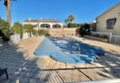 Chalet independiente con terreno en venta en Santa Pola ref: TR200472 foto