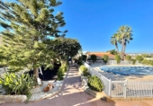 Chalet independiente con terreno en venta en Santa Pola ref: TR200472 foto