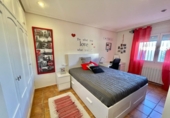 Chalet independiente con terreno en venta en Santa Pola ref: TR200472 foto