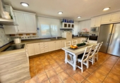 Chalet independiente con terreno en venta en Santa Pola ref: TR200472 foto