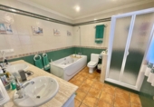 Chalet independiente con terreno en venta en Santa Pola ref: TR200472 foto