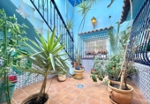 Chalet independiente con terreno en venta en Santa Pola ref: TR200472 foto