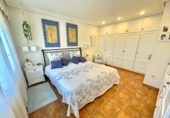 Chalet independiente con terreno en venta en Santa Pola ref: TR200472 foto