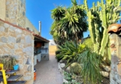 Chalet independiente con terreno en venta en Santa Pola ref: TR200472 foto