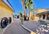 Chalet independiente con terreno en venta en Santa Pola ref: TR200472 foto