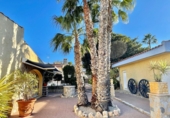 Chalet independiente con terreno en venta en Santa Pola ref: TR200472 foto