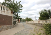 Загородный дом с участком на продажу в городе Olvera. Фото