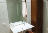 Отдельно стоящий дом с участком на продажу в городе Aljaraque. Фото