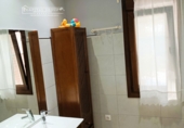 Отдельно стоящий дом с участком на продажу в городе Aljaraque. Фото