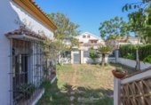 Chalet independiente con terreno en venta en Punta Umbría ref: TR234283 foto
